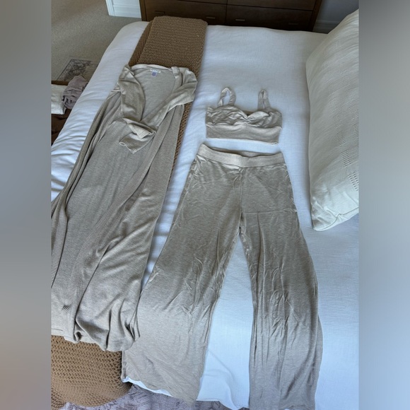 LSPACE Audrey / Adelyn / Rosie 3 Piece Set (S) - Picture 2 of 3